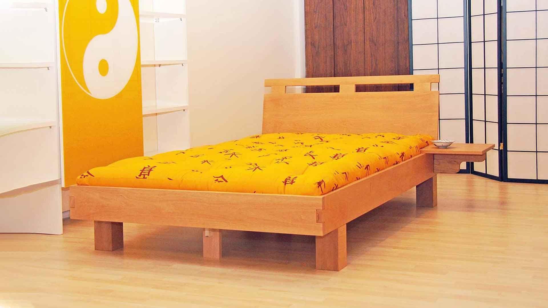 Bed Emoji; beech wood; with backrest (Mattress not included)