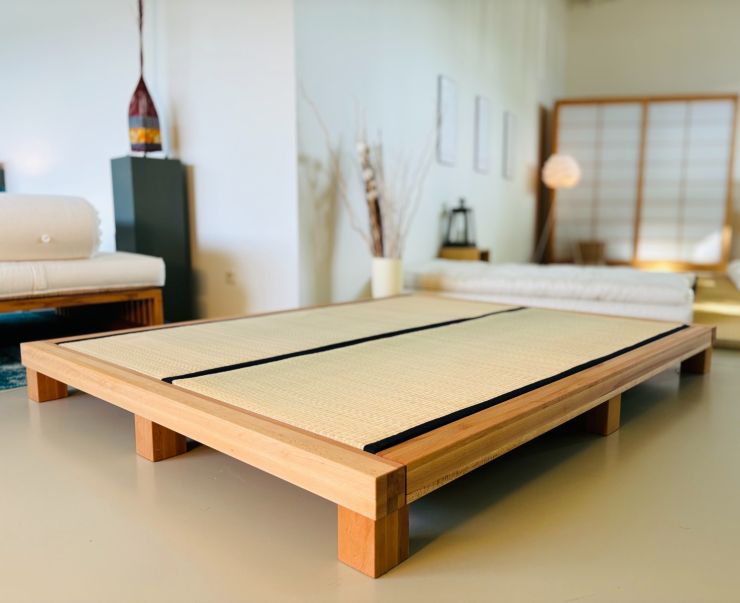 Bed Yoru with tatami (tatami not included in price)