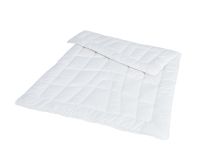 Light summer blanket with organic cotton cover.